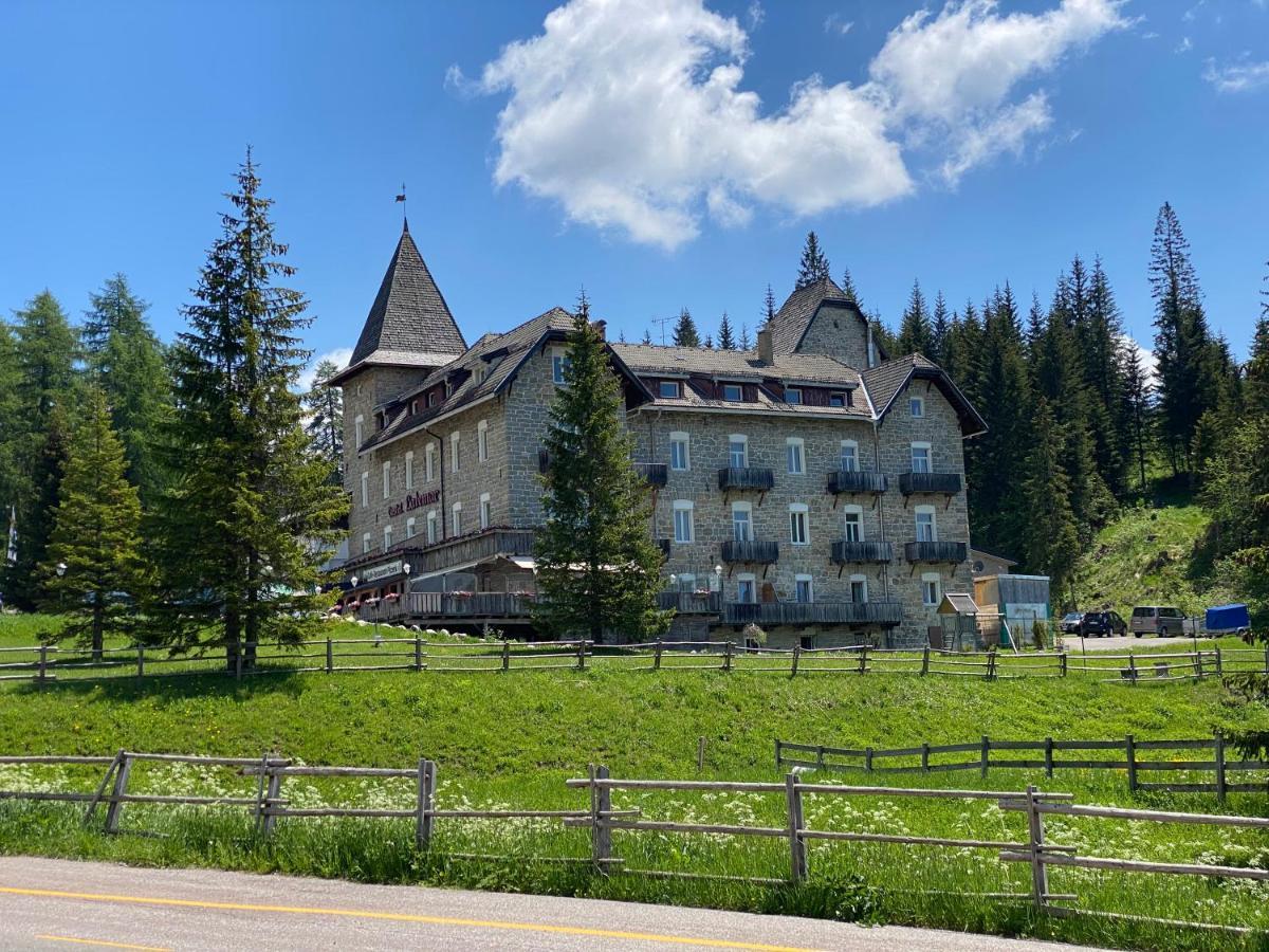 Hotel Castel Latemar Carezza al Lago Esterno foto