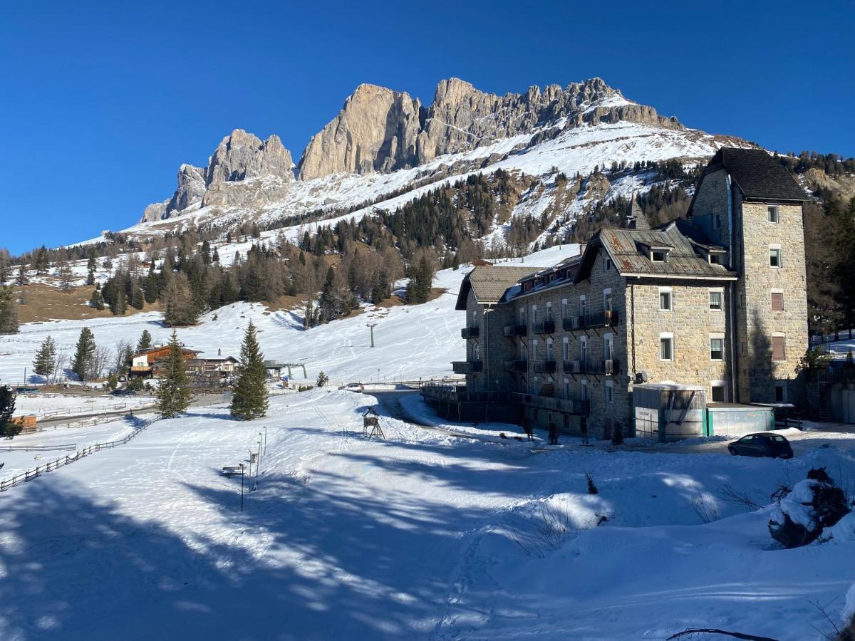 Hotel Castel Latemar Carezza al Lago Esterno foto