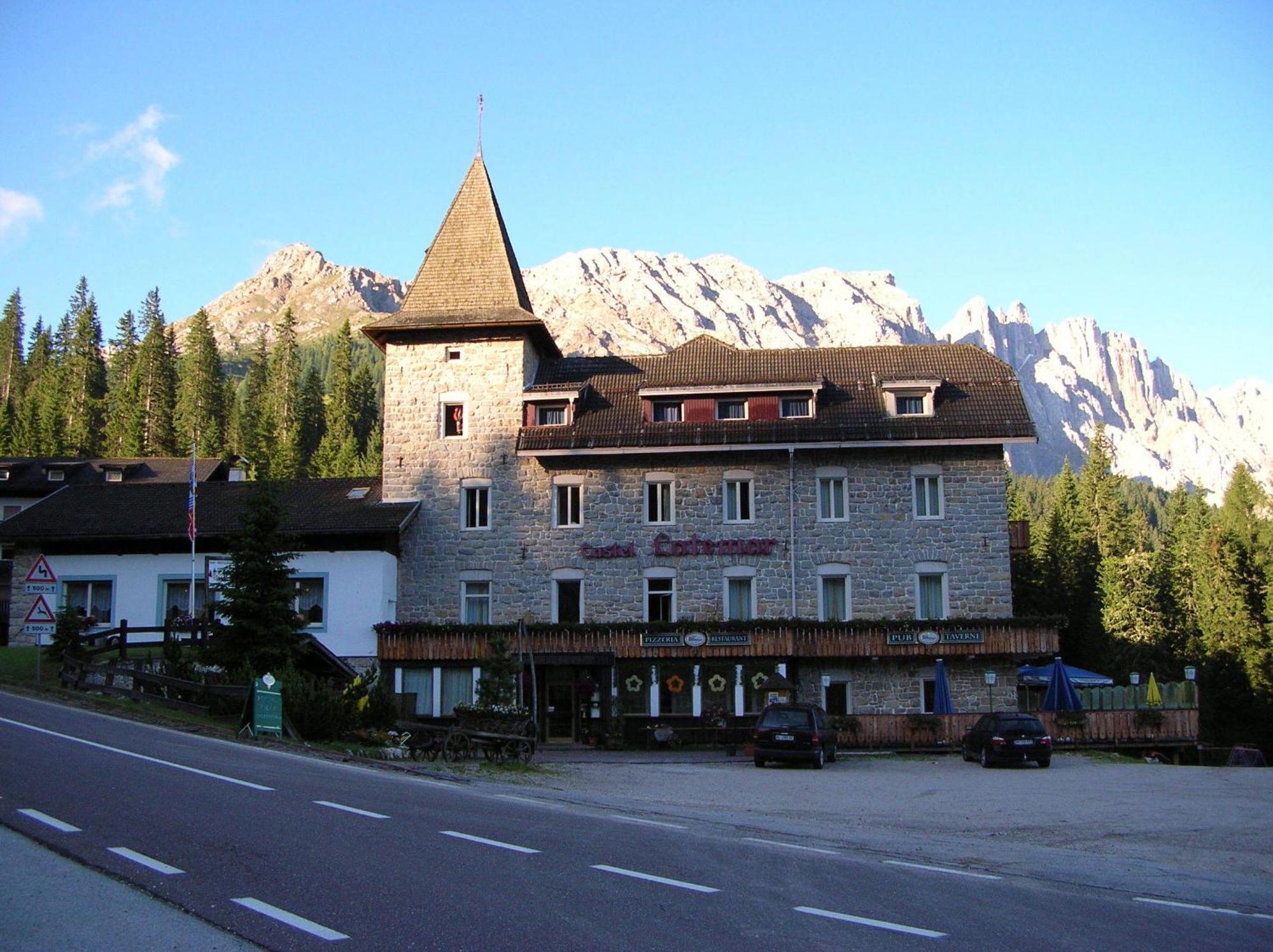 Hotel Castel Latemar Carezza al Lago Esterno foto